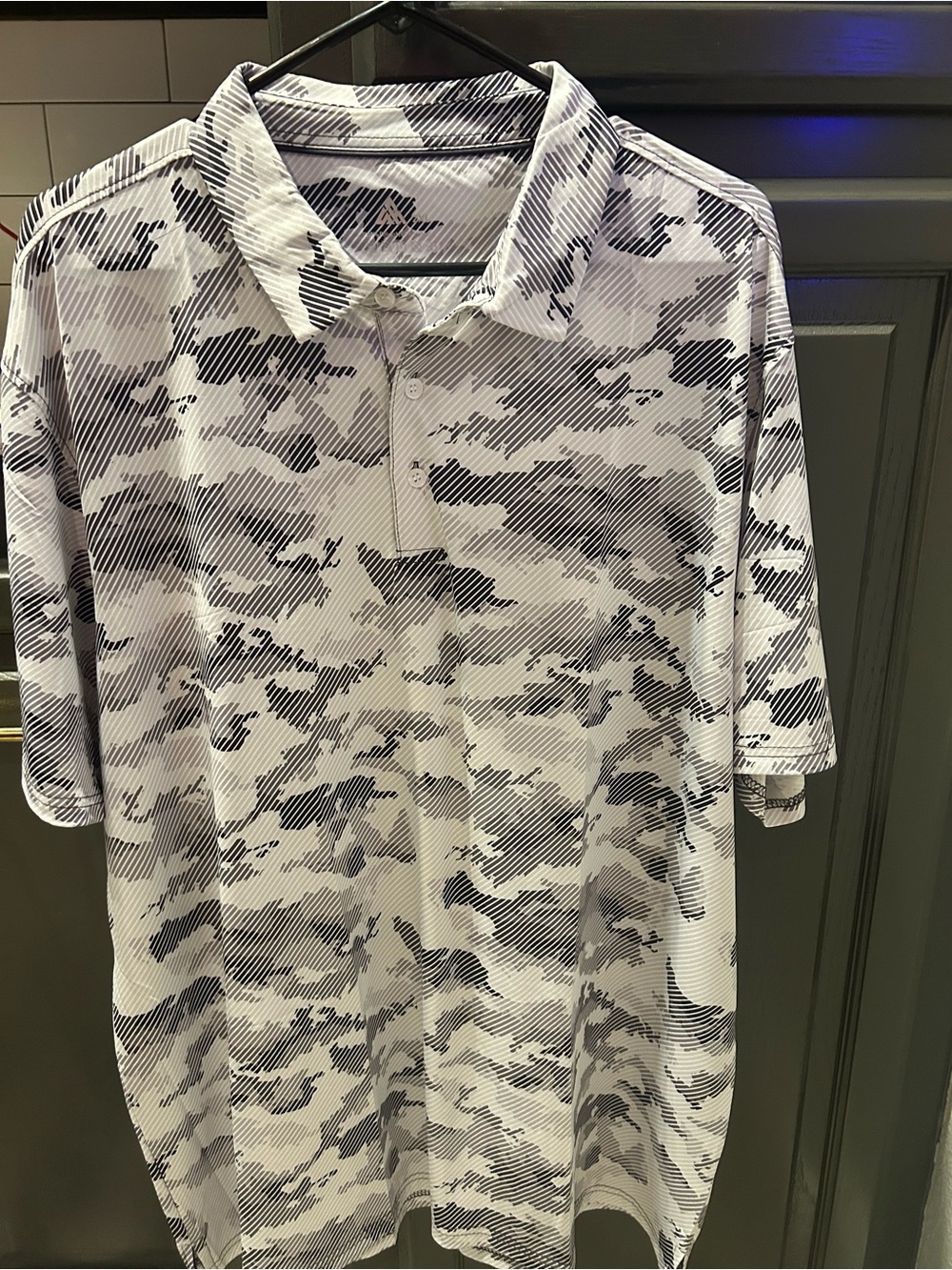 Arctix White and Gray Camouflage Polo